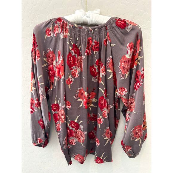 TUCKER | 100% Silk Floral Blouse Gray Red Rose Print Boho Peasant Top | Size P - Picture 4 of 9